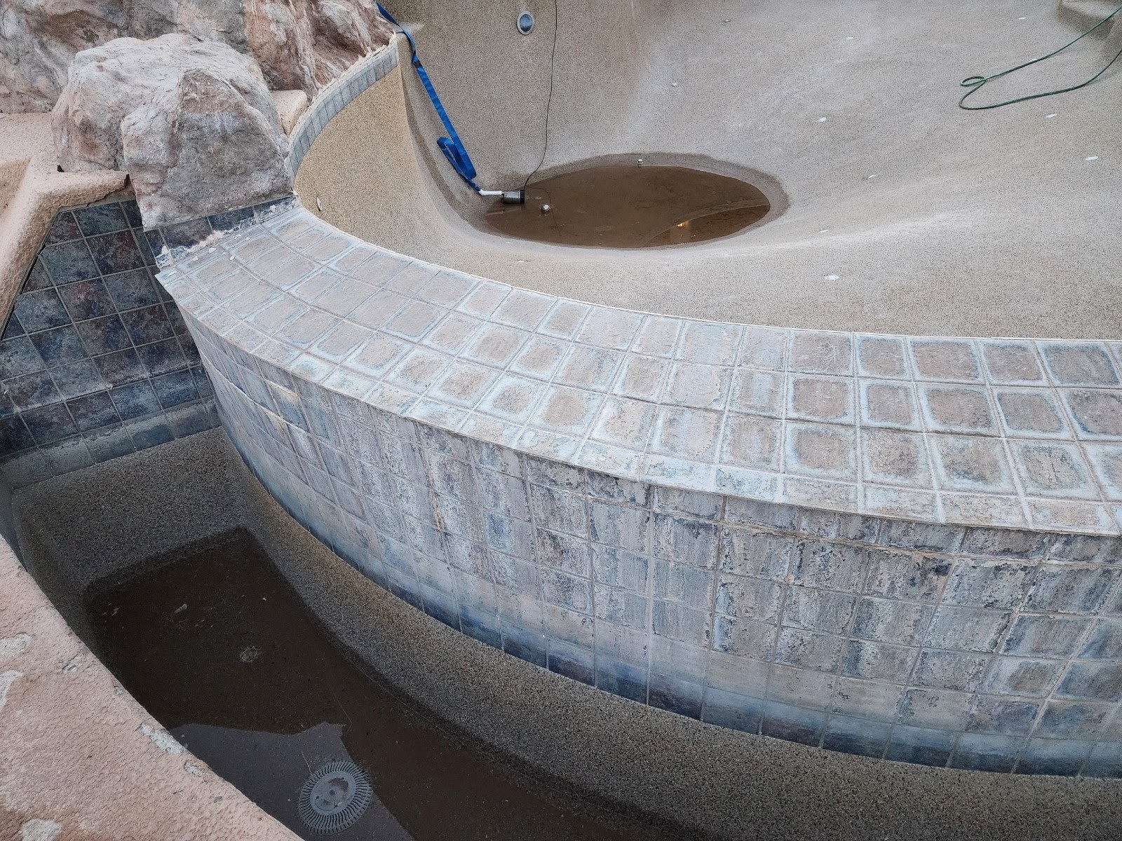 Tile scale removal – Yuma (Before)